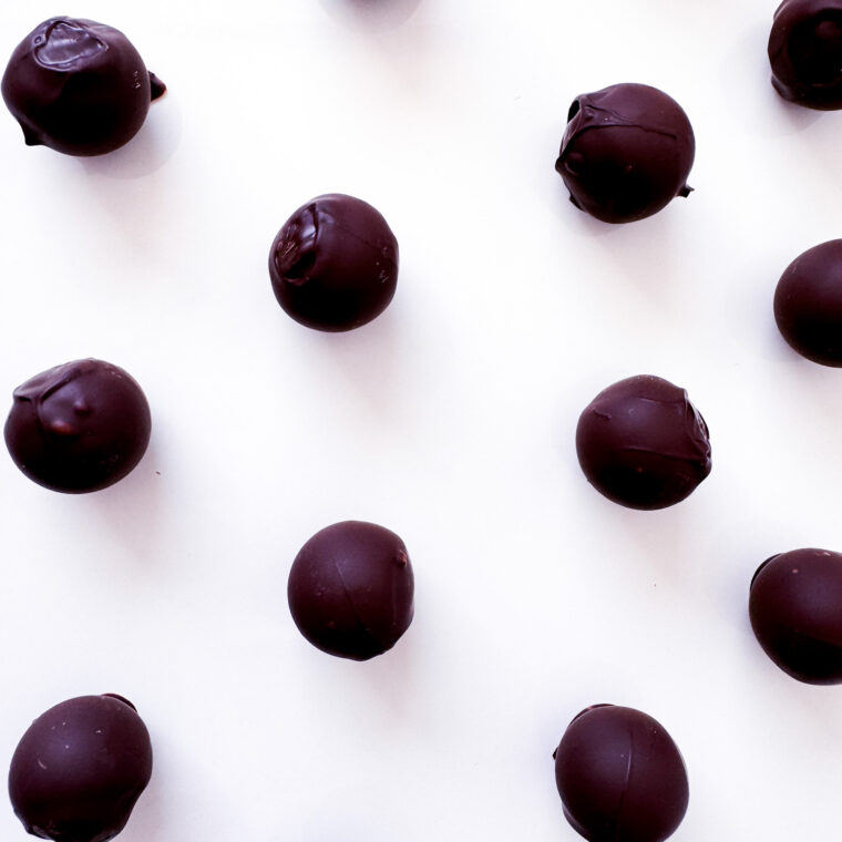 Malinka: čokoládové truffle plnené malinovým krémom, 200g
